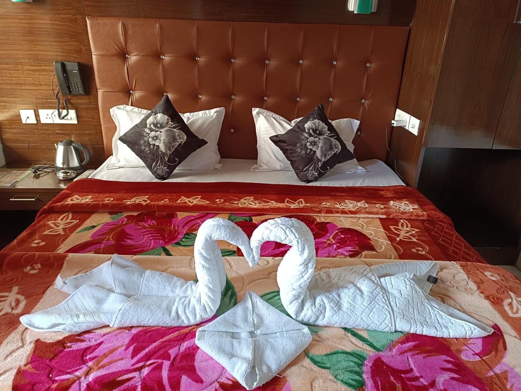 Hotel 7 Heights Mussoorie Buitenkant foto